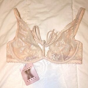 NWT Savage X Fenty Iridescent Cream Lace Bra with Wraparound Straps